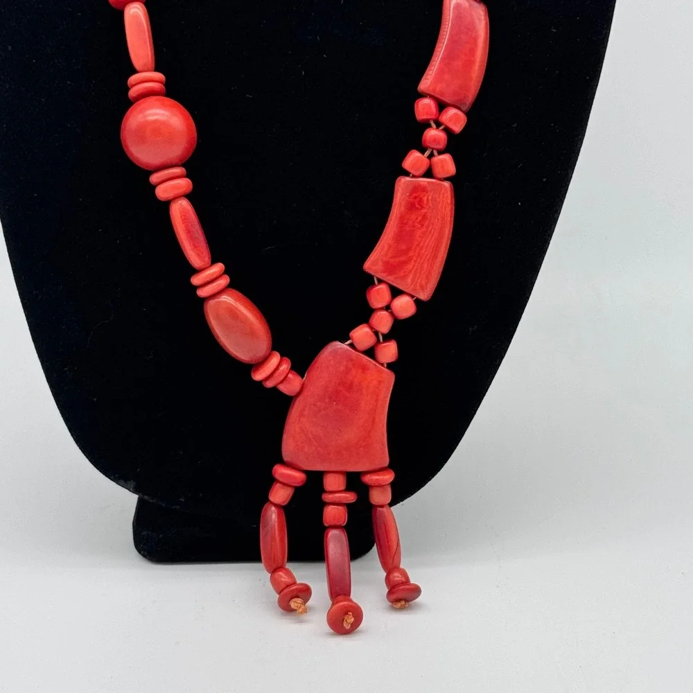 Vtg 1980s Chunky Red Asymmetrical Statement Necklace Artsy Resin Fringe 16